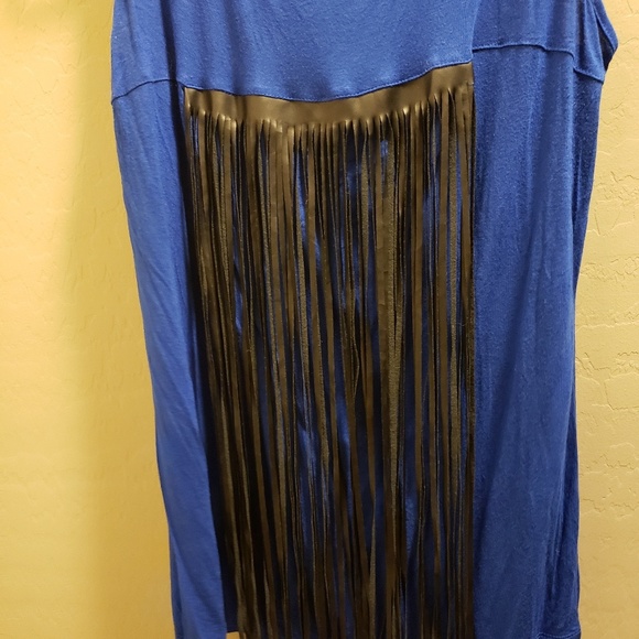 Women's clothing - Picture 2 of 2